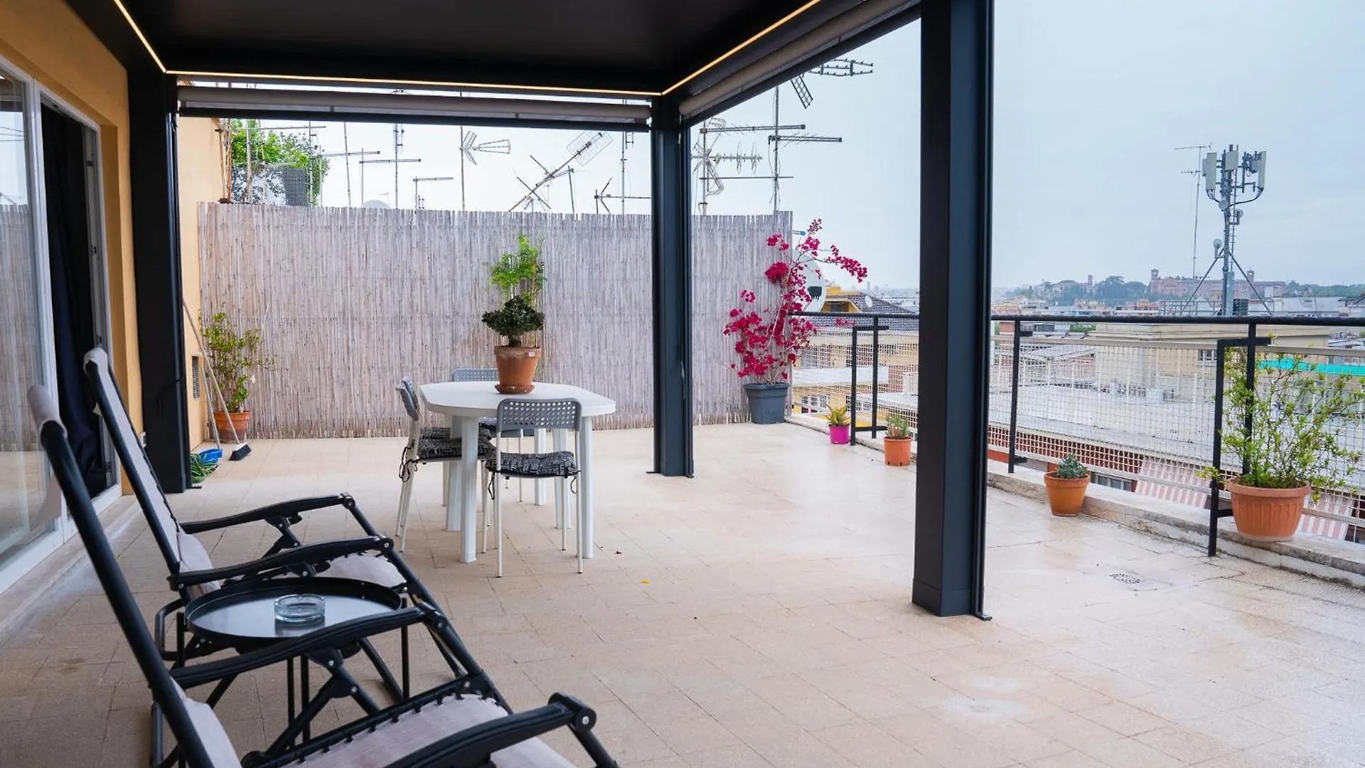Apartment Attico Esclusivo Trastevere With Rooftop Terrace Rome Italy