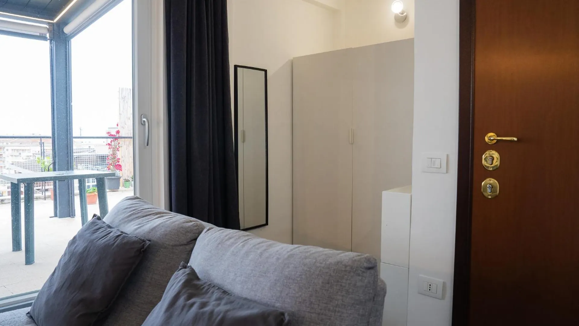 Attico Esclusivo Trastevere With Rooftop Terrace Rome Apartment